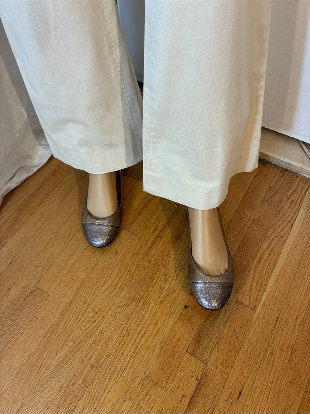 Stunning Jimmy Choo Metallic tan-blush-Gold leather Glitter Cap-Toe Flats
